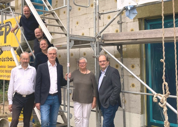 Rolandstrasse_Gruppenbild_aussen_700_500